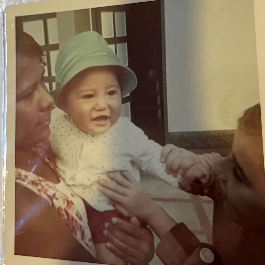 André Matsushita ainda bebê com sua família